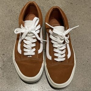 Old Skool Vans in Camel Suede